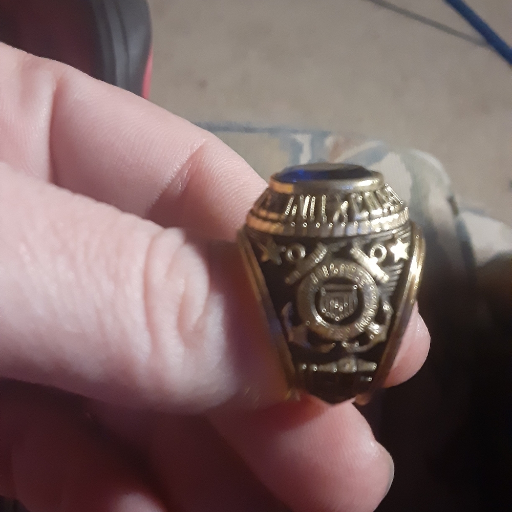 VINTAGE 1975 USCG ACADEMY RING